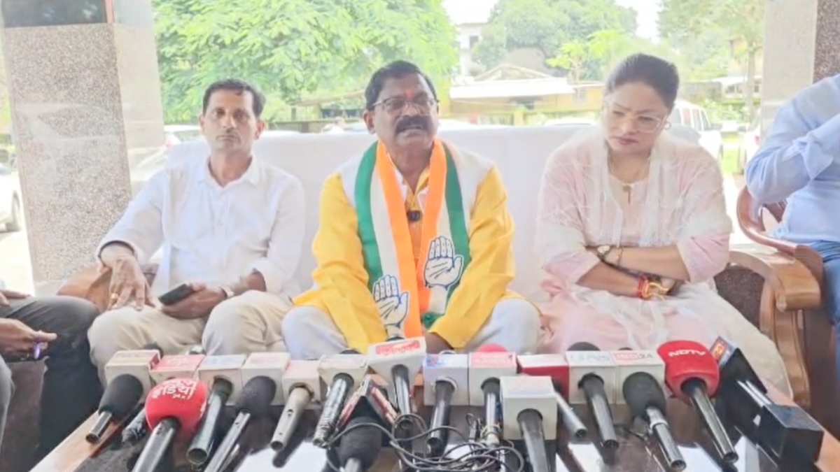 आदिवासी दिवस पर आयोजन से दूरी पर कांग्रेस ने भाजपा को घेरा, कहा- आदिवासी समाज गुस्से में, सरकार बना सकते हैं तो हटा भी सकते हैं…