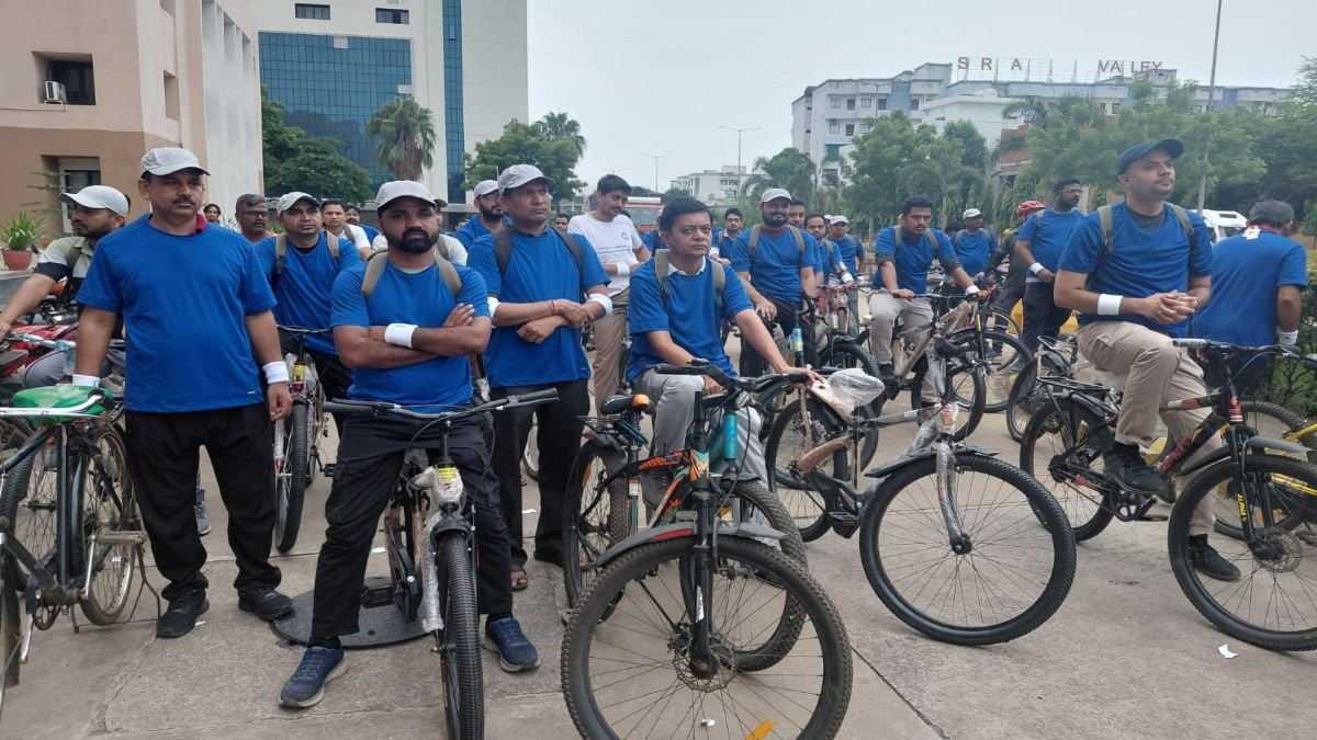 एम्स रायपुर में बोन एंड जॉइंट वीक पर साइक्लोथॉन का हुआ आयोजन, स्वस्थ हड्डी-स्वस्थ भारत का दिया गया संदेश