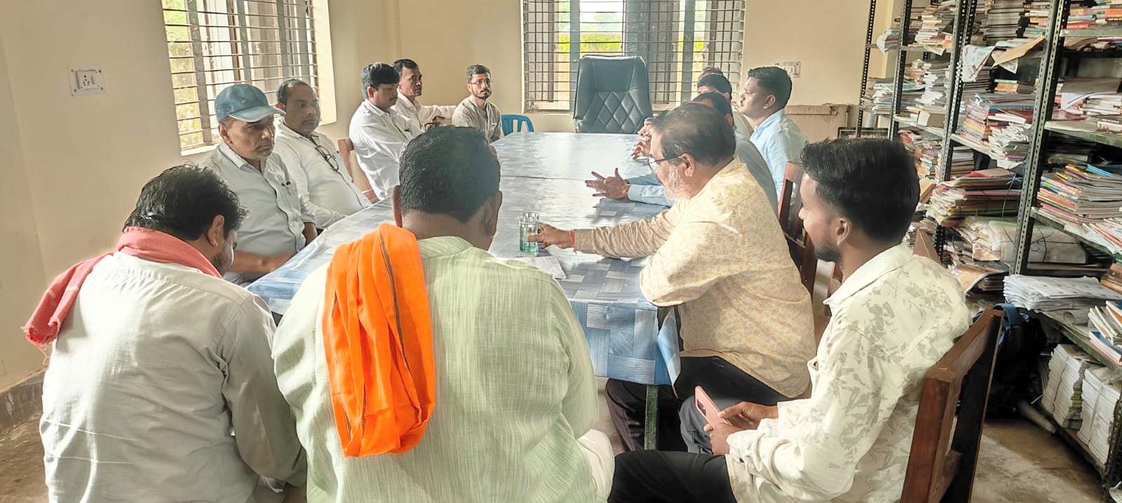 हाईस्कूल के प्राचार्य की दबंगई! 12वीं के छात्रों ने लगाया मारपीट का आरोप, स्कूल प्रबंधन समिति ने की कार्रवाई की मांग
