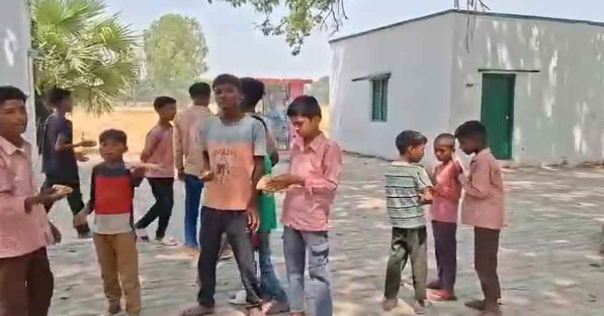 योगी जी का विकास ‘बदहाल’! थाली की जगह हाथों में रोटी लेकर खाते दिखे बच्चे, VIDEO ने सरकार और सिस्टम की खोली पोल