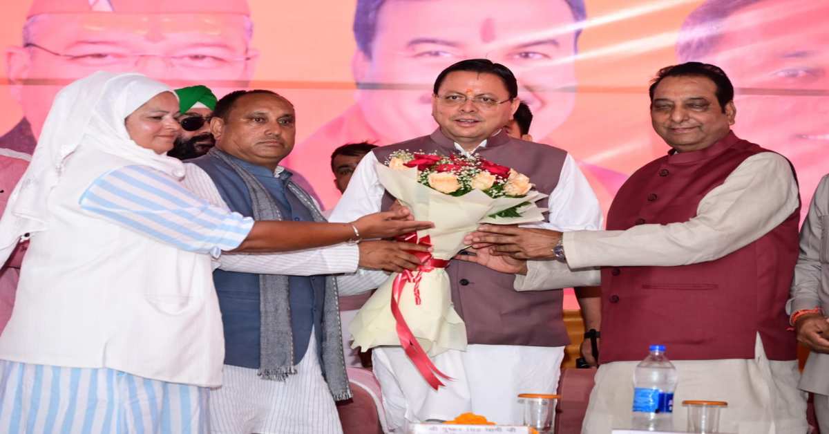 अल्पसंख्यक मोर्चा के ‘लाभार्थी सम्मेलन’ में शामिल हुए CM धामी, कहा- सरकार का उद्देश्य समाज के प्रत्येक वर्ग को…