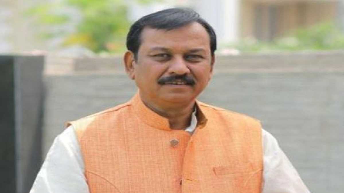 छत्तीसगढ़ में सांसद बनाम अफसर विवाद : अब विजय बघेल ने लोकसभा अध्यक्ष से की विशेषाधिकार हनन की शिकायत, कहा – फोन तक नहीं उठाते अधिकारी