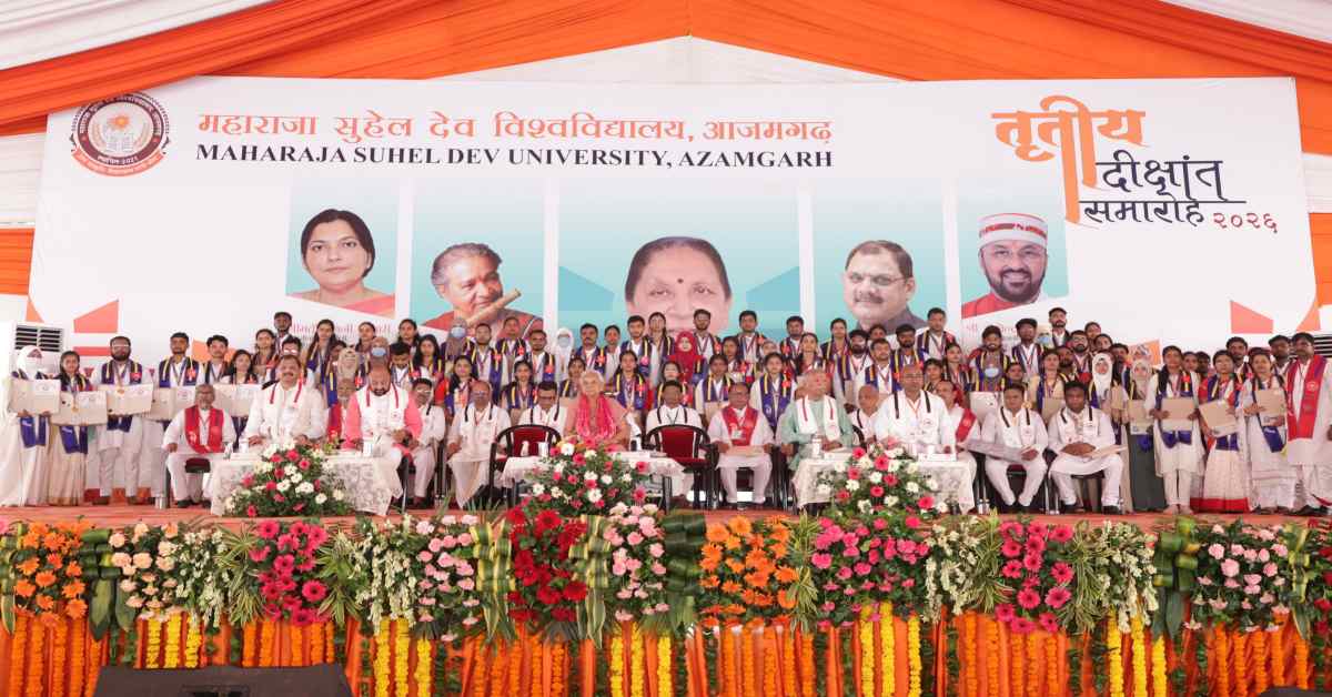 दूसरों से नहीं, खुद से करें प्रतियोगिता… राज्यपाल आनंदी बेन पटेल ने विद्यार्थियों को दिया सफलता का मंत्र, कहा- बदलती तकनीक और तेजी से बदलती दुनिया में…