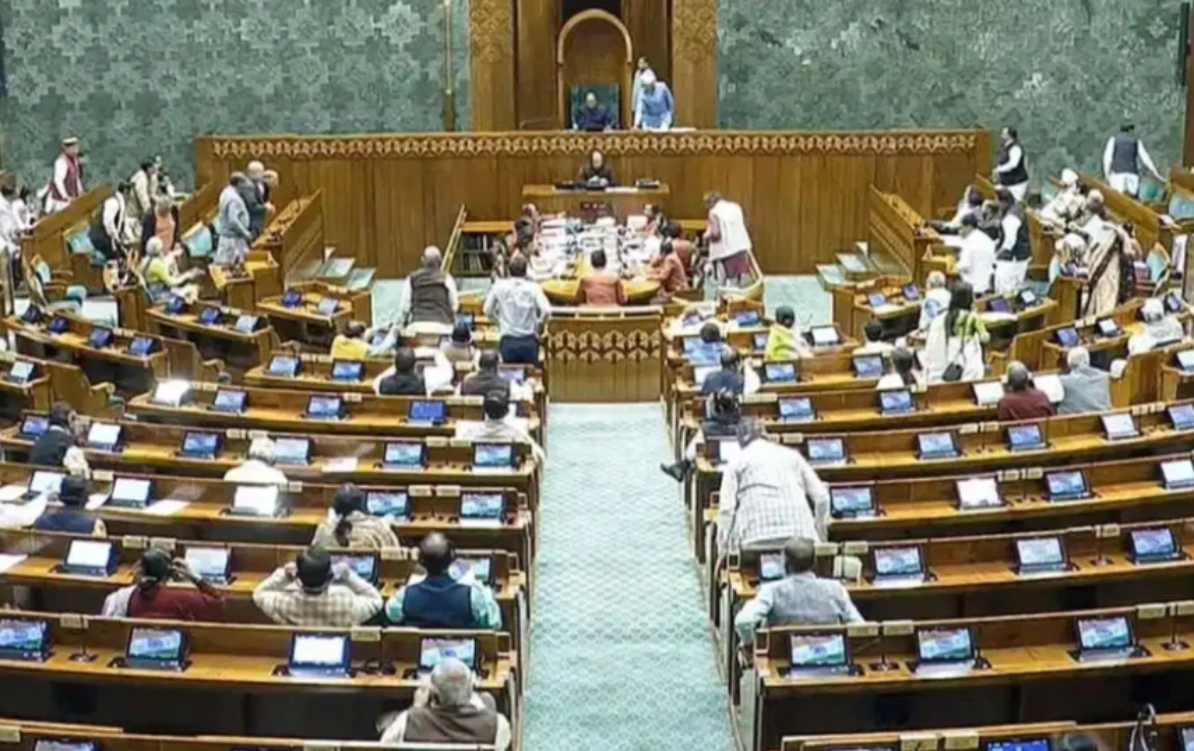 FCRA बिल सरकार ने JPC को भेजा, अखिलेश बोले- पूरा विपक्ष खिलाफ, रिजिजू ने विपक्ष को दिया जवाब