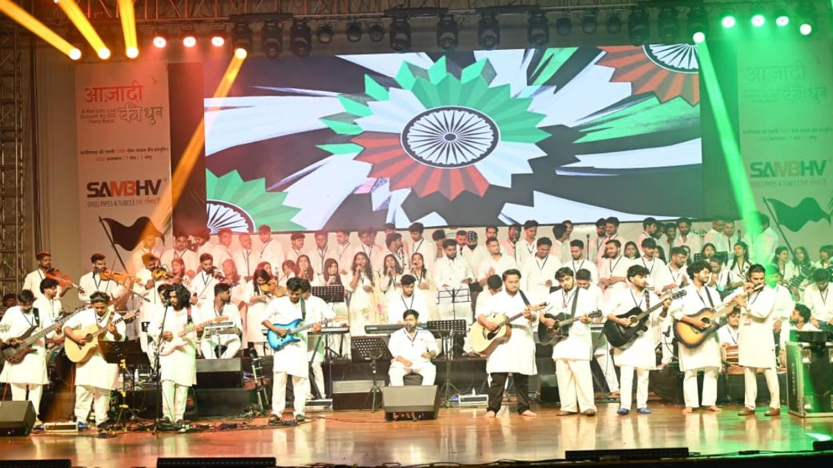 राजधानी में ‘आजादी की धुन’ में गूंजा देशभक्ति का सुर, 100 युवा कलाकारों ने दी लाइव बैंड प्रस्तुति, मुख्यमंत्री साय ने बढ़ाया उत्साह