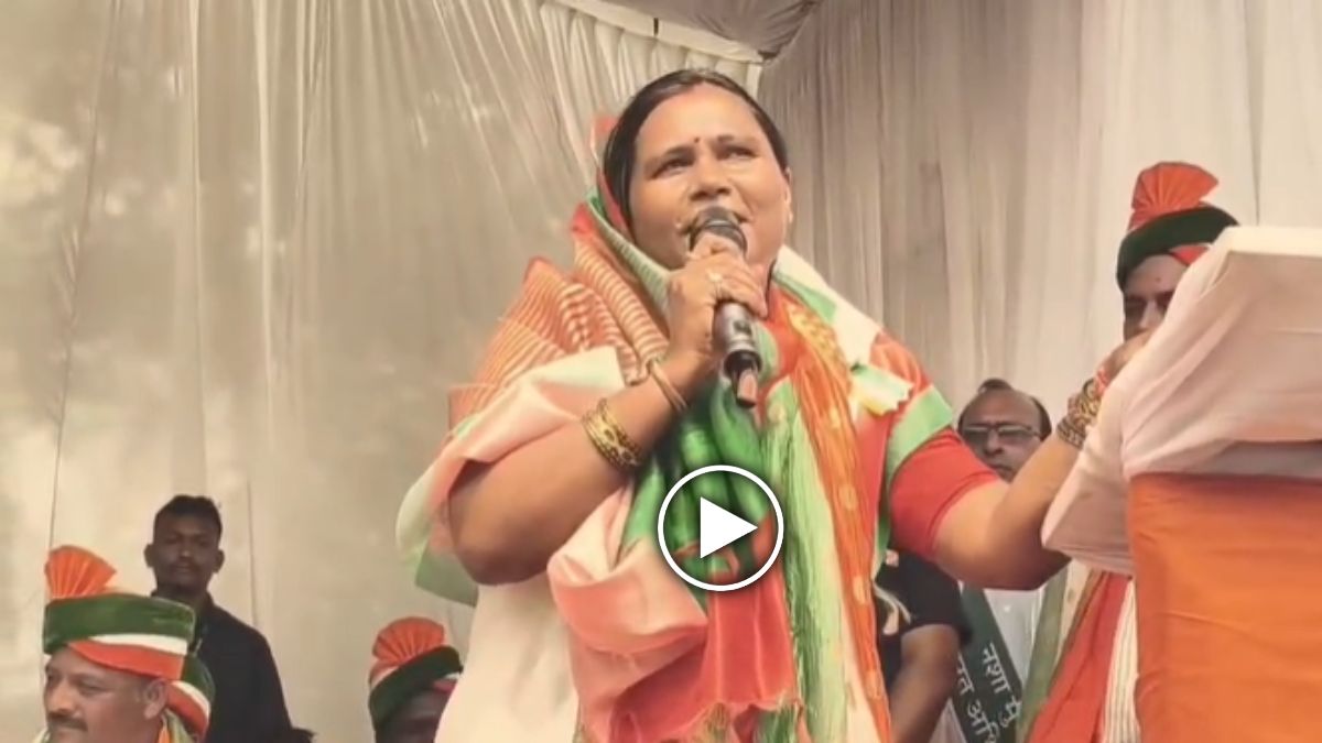 तिरंगा यात्रा में बीजेपी विधायक ने गाया देशभक्ति गीत ‘अब तुम्हारे हवाले वतन साथियों’, देखें वीडियो…