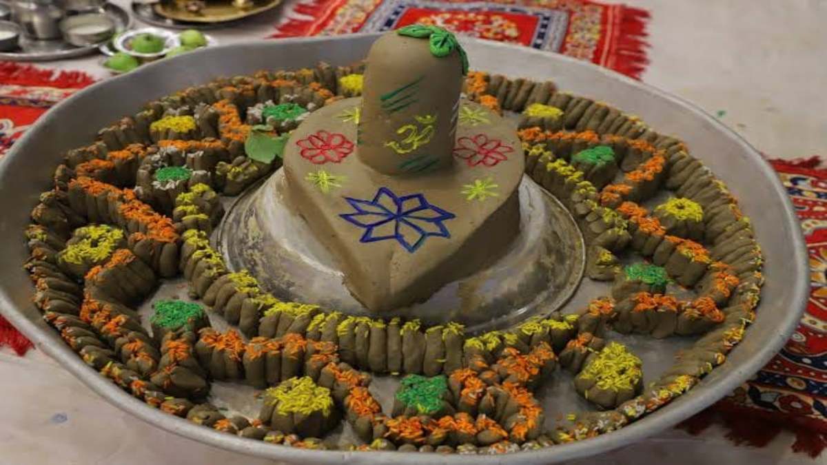 घर की मिट्टी से पार्थिव शिवलिंग बनाकर कर सकते हैं पूजा, जानें सही नियम …