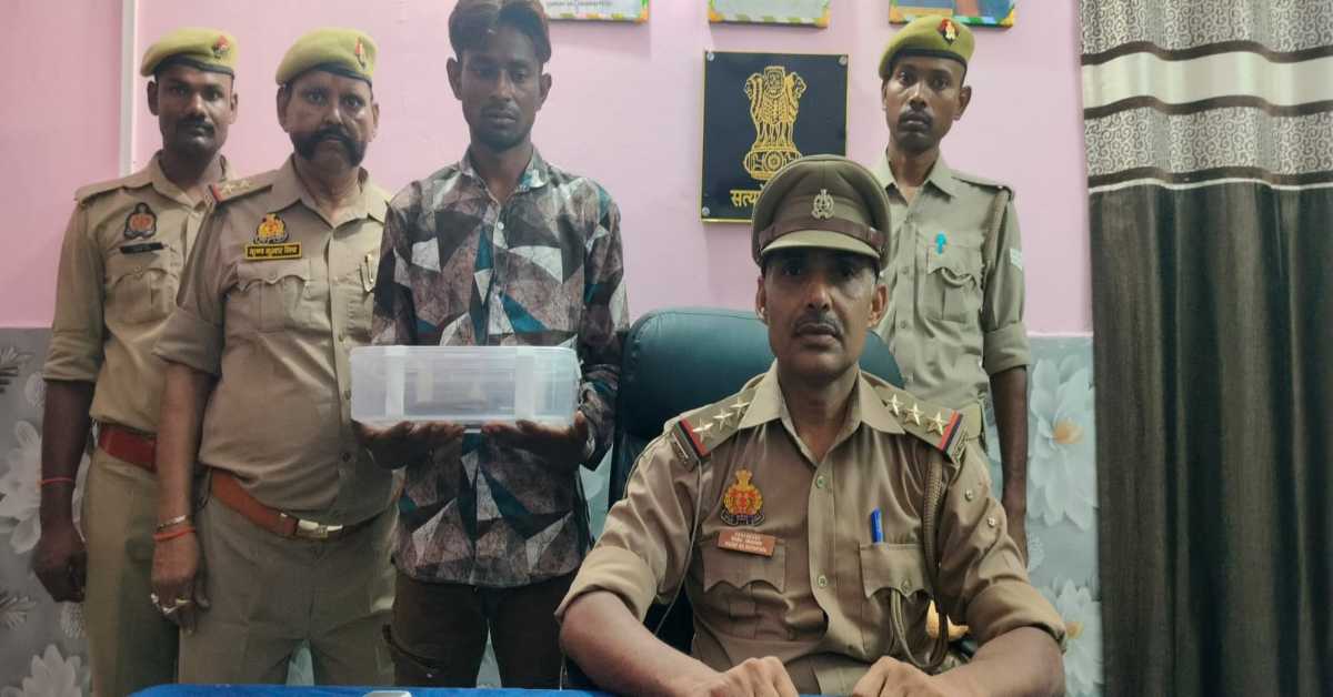 बचने का तो चांस ही नहीं! 8 साल से फरार चल आरोपी को खाकी ने दबोचा, जानिए शातिर कैसे लगा पुलिस के हत्थे