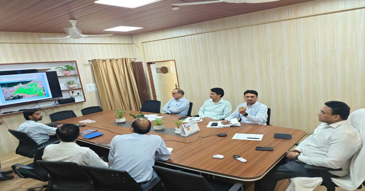 धामी सरकार का विकास पर फोकस! विकास योजनाओं को तेजी से धरातल पर उतारने के लिए हुई अहम बैठकें, जानिए कहां और किस में कितनी खर्च की जाएगी राशि