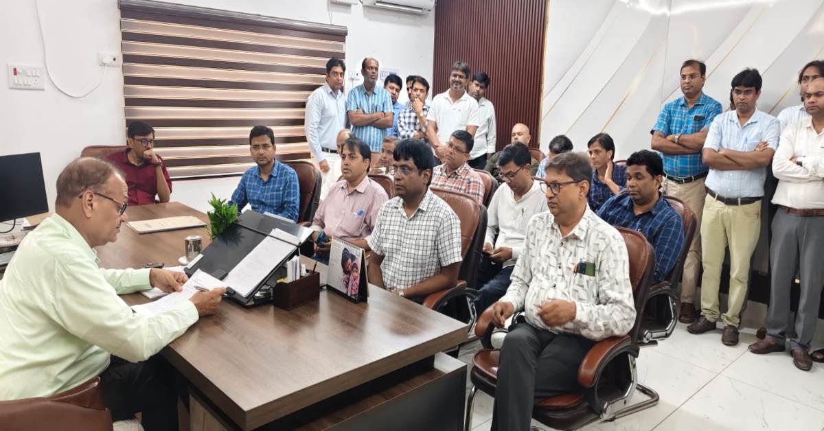 फतेहपुर में CMO के खिलाफ लामबंद डॉक्टर, कार्यप्रणाली पर उठे सवाल, सामूहिक इस्तीफे की चेतावनी