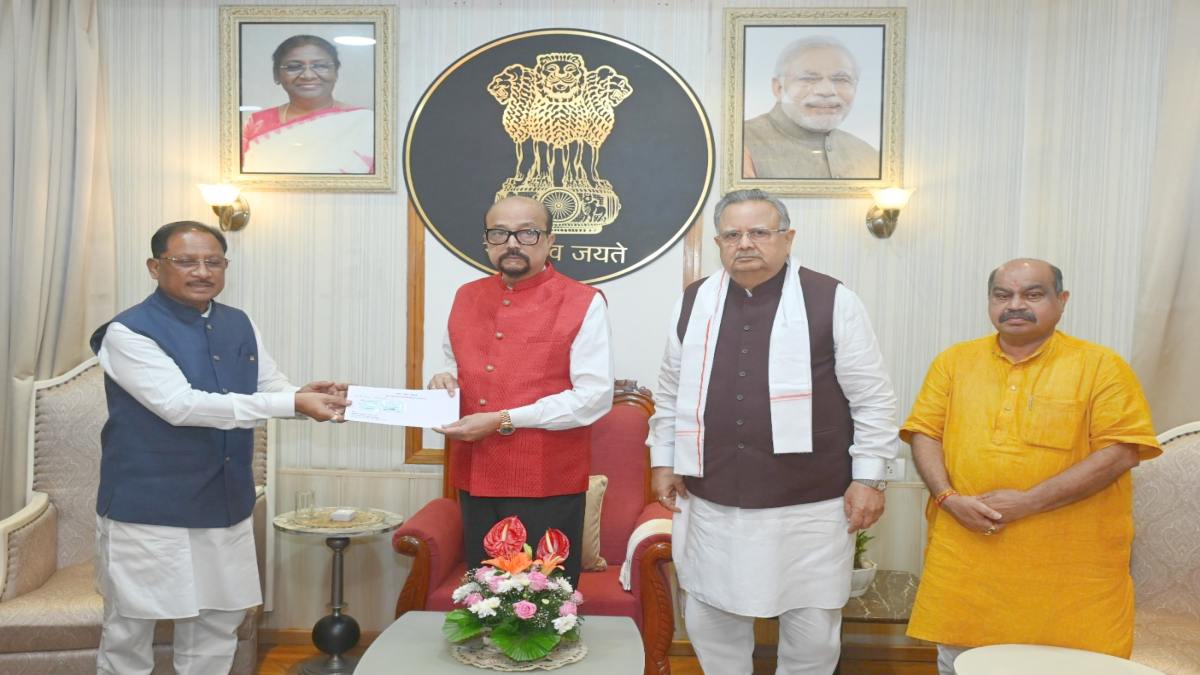 सीएम साय ने राज्यपाल रमेन डेका से की भेंट, असम के बाढ़ पीड़ितों की सहायता के लिए 5 करोड़ का दिया चेक