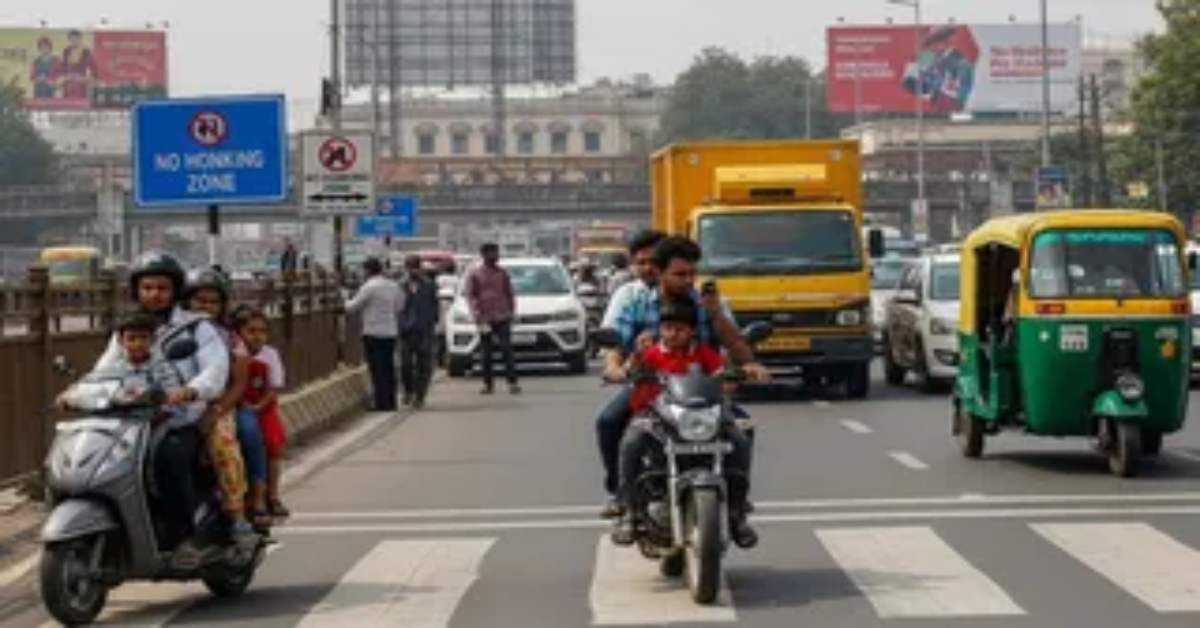 UP में कायदे में रहने से ही फायदा है! ट्रैफिक नियम तोड़ने वालों को लगी है मोटी चपत, 1 साल में चालान से योगी सरकार ने वसूले 474 करोड़
