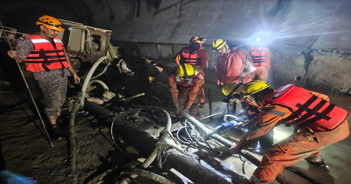 मलबे में जिंदगी की तलाश जारीः THDC टनल में लापता 2 श्रमिकों की खोज के लिए रेस्क्यू अभियान किया गया तेज, DM लगातार कर अभियान की मॉनिटरिंग