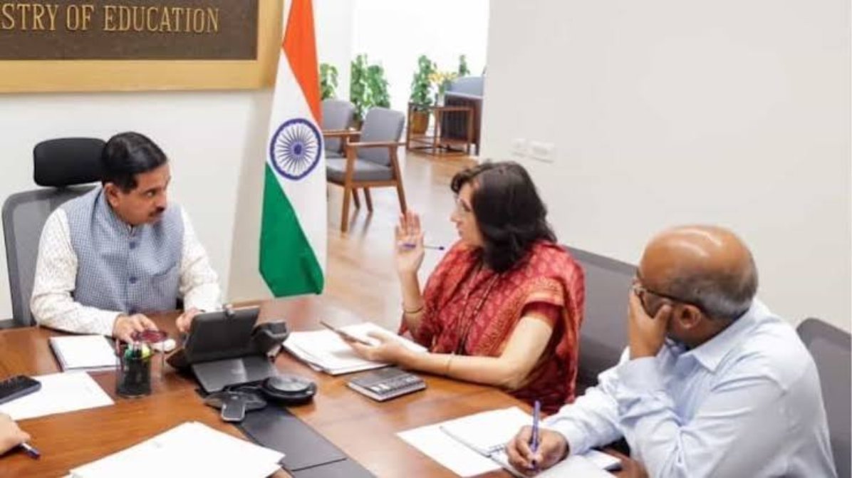 UGC-NET पेपर में हुई गड़बड़ी के बाद NTA की बड़ी कार्रवाई, शिक्षा मंत्री ने 50 अफसरों की छुट्टी कर दी