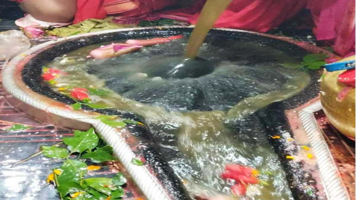 यतिनाथ का नाम स्मरण करते हुए गन्ने के रस से करें भगवान शिव का अभिषेक, हर तरह की परेशानी कुछ दिनों में हो जाएगी दूर …