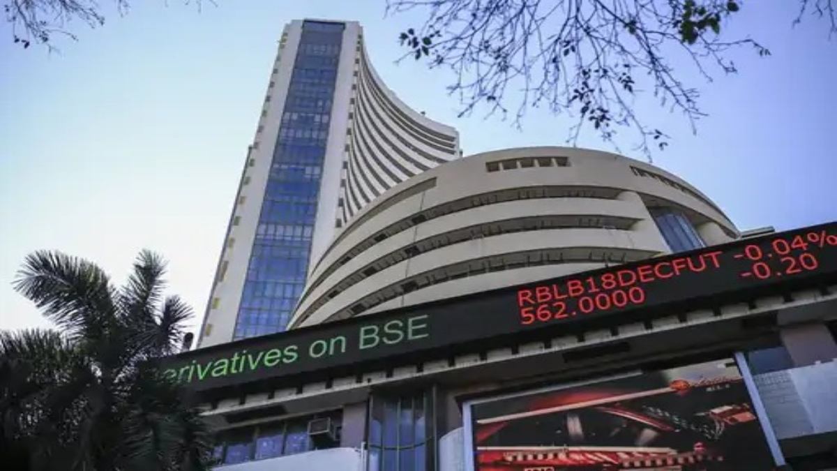 Share Market Today : सेंसेक्स 50 अंक फिसला, निफ्टी भी लाल, 24,220 के करीब कारोबार, ग्लोबल संकेतों का दबाव