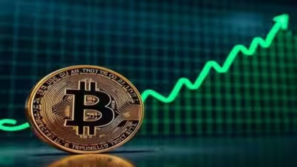 Bitcoin Price Update News : बिटकॉइन ने फिर पकड़ी रफ्तार, 24 घंटे में 7.5% उछला, जानें Top 5 Crypto के भाव