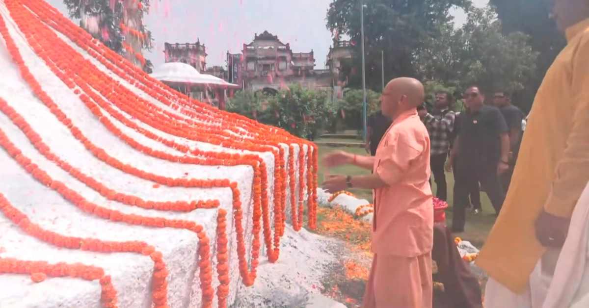CM योगी आदित्यनाथ ने अमर शहीद गुलाब सिंह लोधी को अर्पित की श्रद्धांजलि, कहा- राज्य सरकार स्वाधीनता संग्राम सेनानियों और…