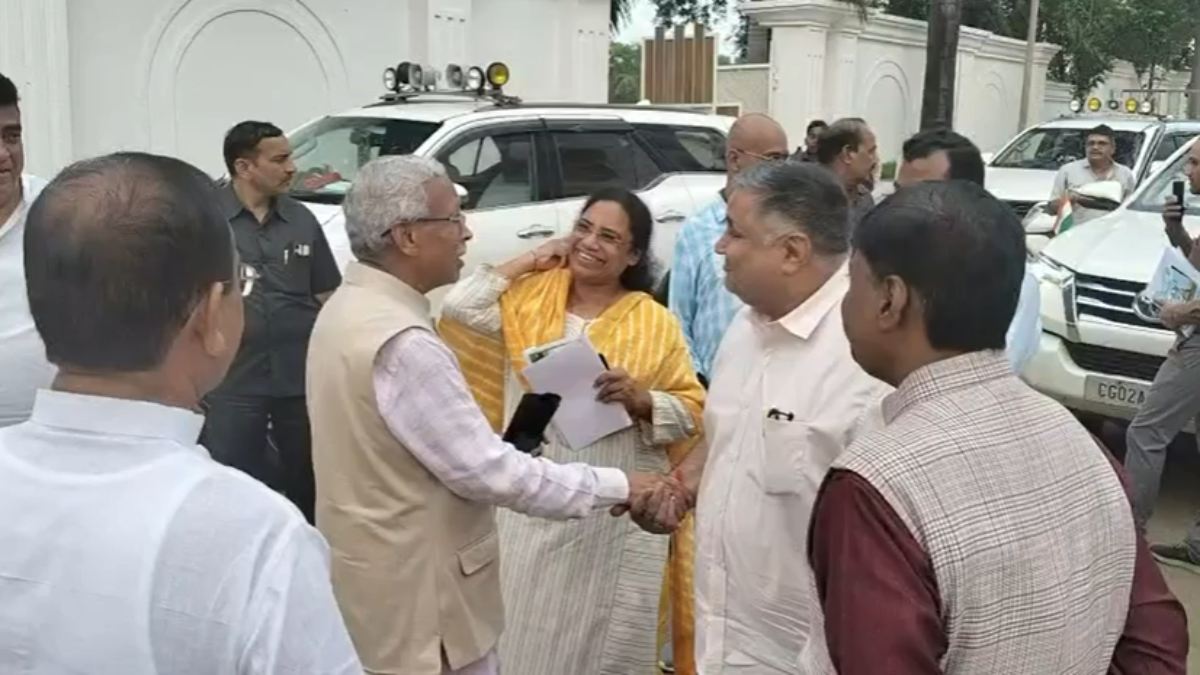 कुशाभाऊ ठाकरे परिसर में भाजपा की बैठक, CM साय समेत मंत्रिमंडल के सभी सदस्य मौजूद, जिलों में कामकाज की हो रही समीक्षा