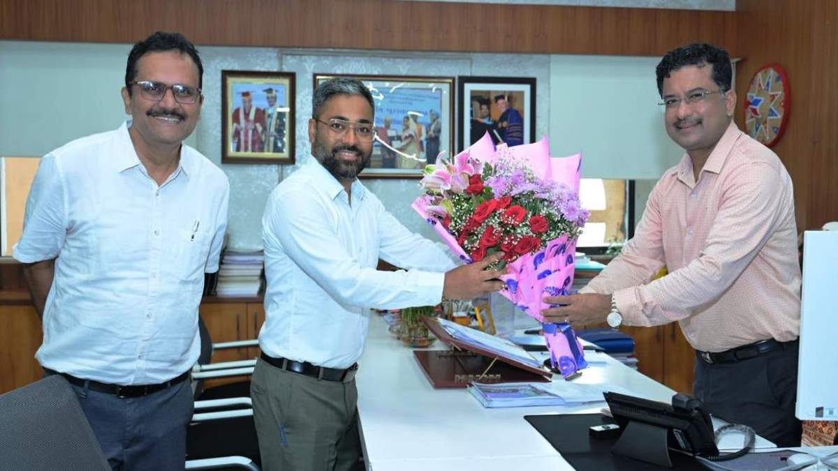 नगरीय प्रशासन विभाग के नए संचालक निलेश कुमार क्षीरसागर ने संभाला पदभार, योजनाओं के समयबद्ध क्रियान्वयन पर दिया जोर