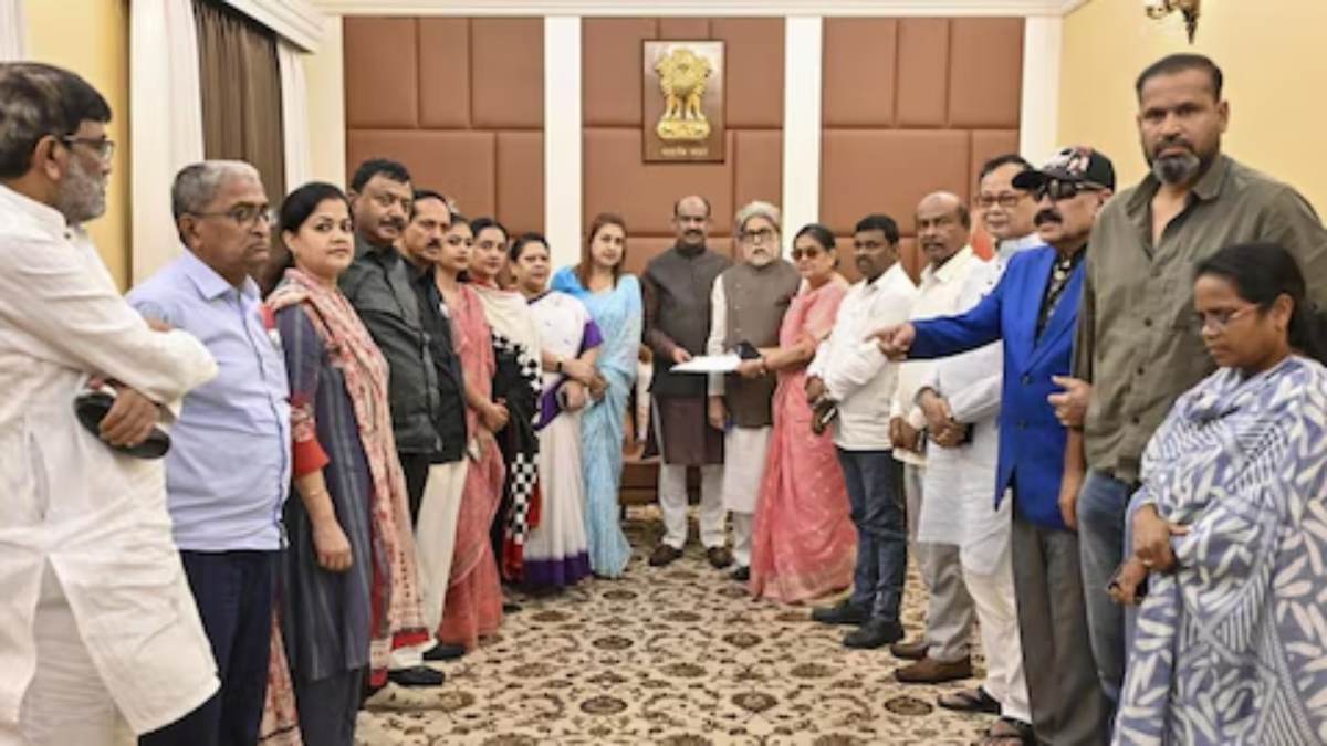 लोकसभा सचिवालय ने TMC के 20 बागी सांसदों को भेजा नोटिस, सात दिन में देना होगा जवाब