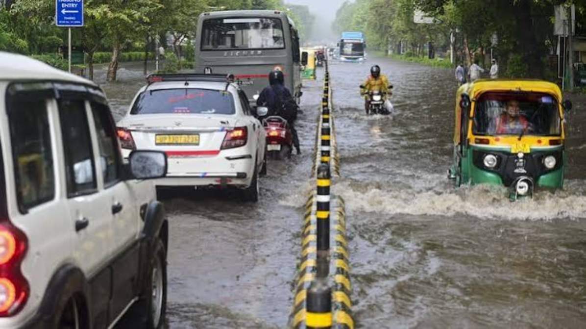 दिल्ली में जलभराव पर NDMC चेयरमैन ने कहा- ‘तहे दिल से माफी मांगता हूं’, लोग जमकर कर रहे हैं तारीफ