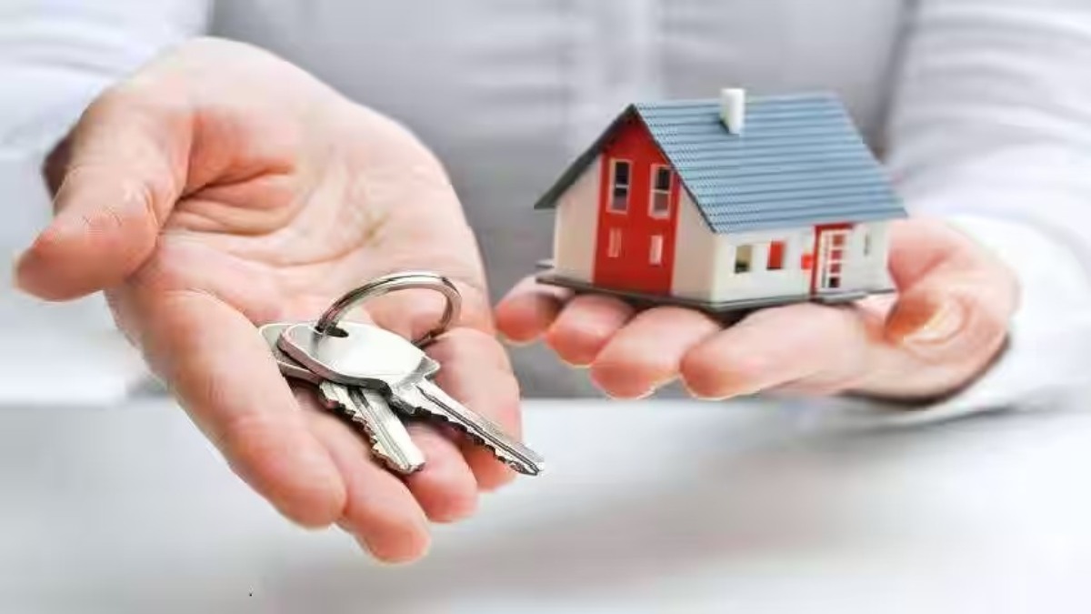घर का लोन चुका दिया ? अब ये गलती बिल्कुल न करना, वरना Property बेचने के वक्त फंस सकते हैं आप …
