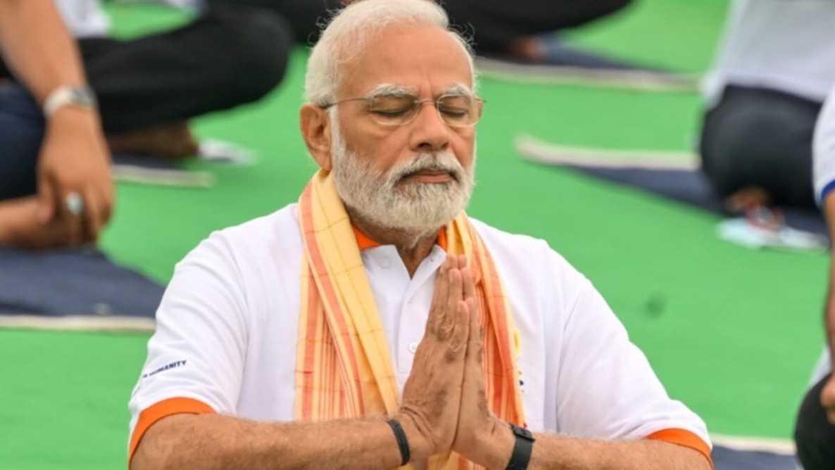 ताशकंद में पीएम मोदी योग कार्यक्रम में लिया हिस्सा, उज्बेकिस्तान के राष्ट्रपति से होगी आज वार्ता