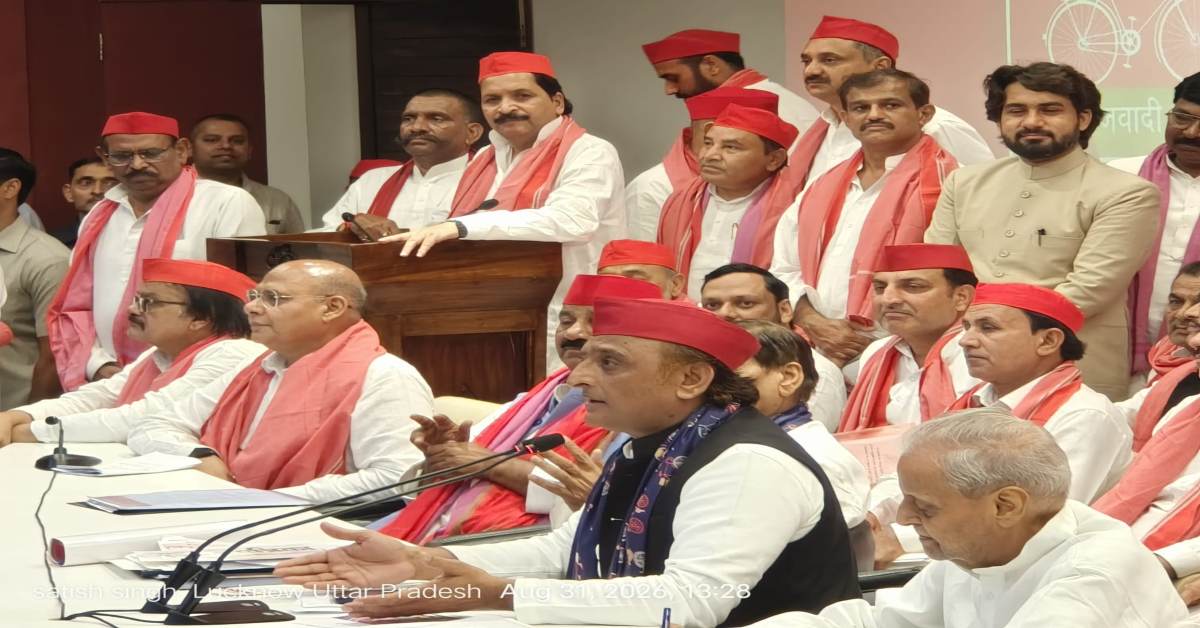 ‘बच्चों का खेल न खेले सरकार’, AI वीडियो पर अखिलेश का तंज, बोले- लैपटॉप बांटने में हम काफी आगे