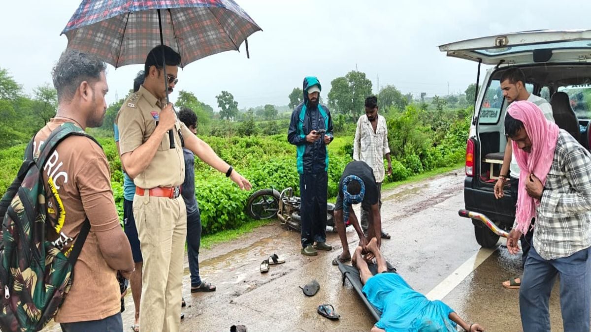 CG Accident News: अज्ञात वाहन ने बाइक सवारों को रौंदा, एक युवक की मौके पर मौत, दो गंभीर घायल