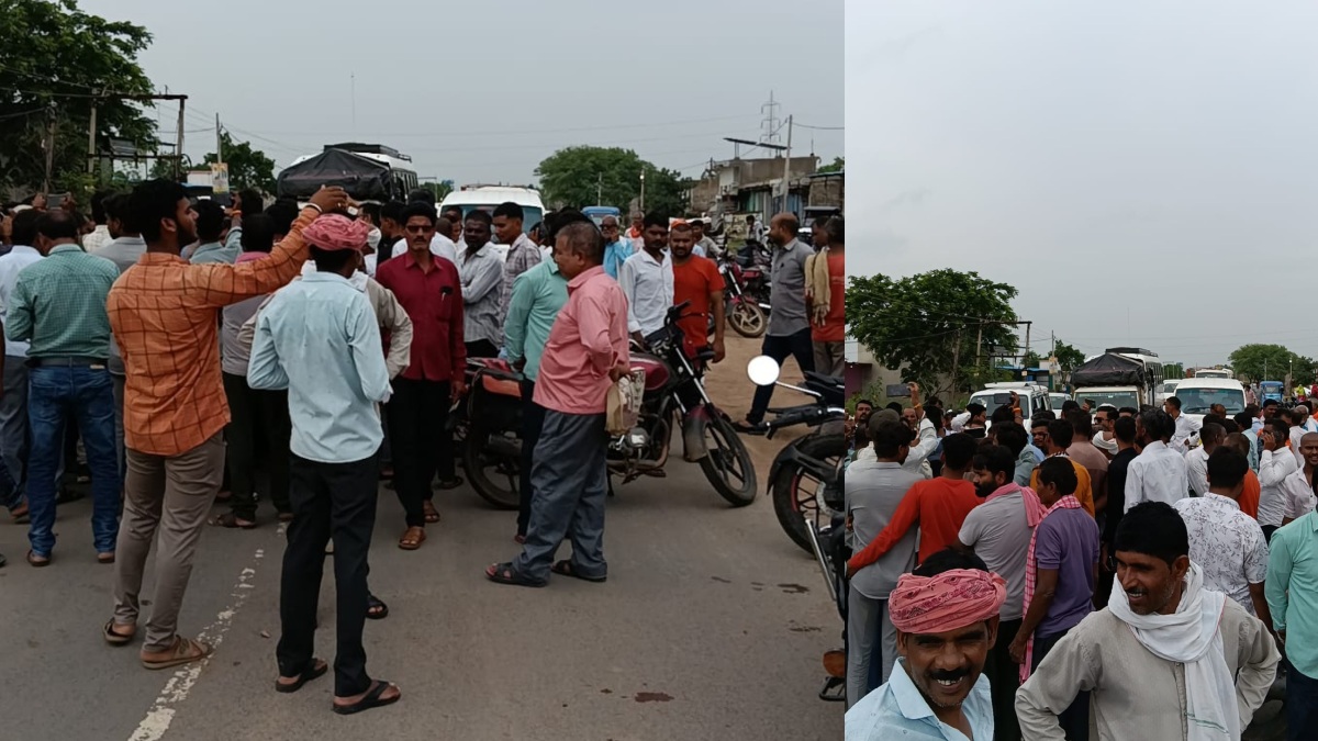 जब्त 35.05 मीट्रिक टन खाद की नीलामी रद्द, आक्रोशित किसानों ने किया चक्काजाम, सड़क पर वाहनों की लगी लंबी कतारें