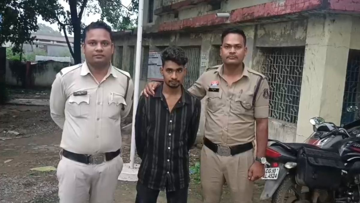 प्रेमिका ने शादी से किया इनकार, फिर प्रेमी ने आपत्तिजनक फोटो-वीडियो सोशल मीडिया पर किया वायरल, आरोपी बेंगलुरु से गिरफ्तार