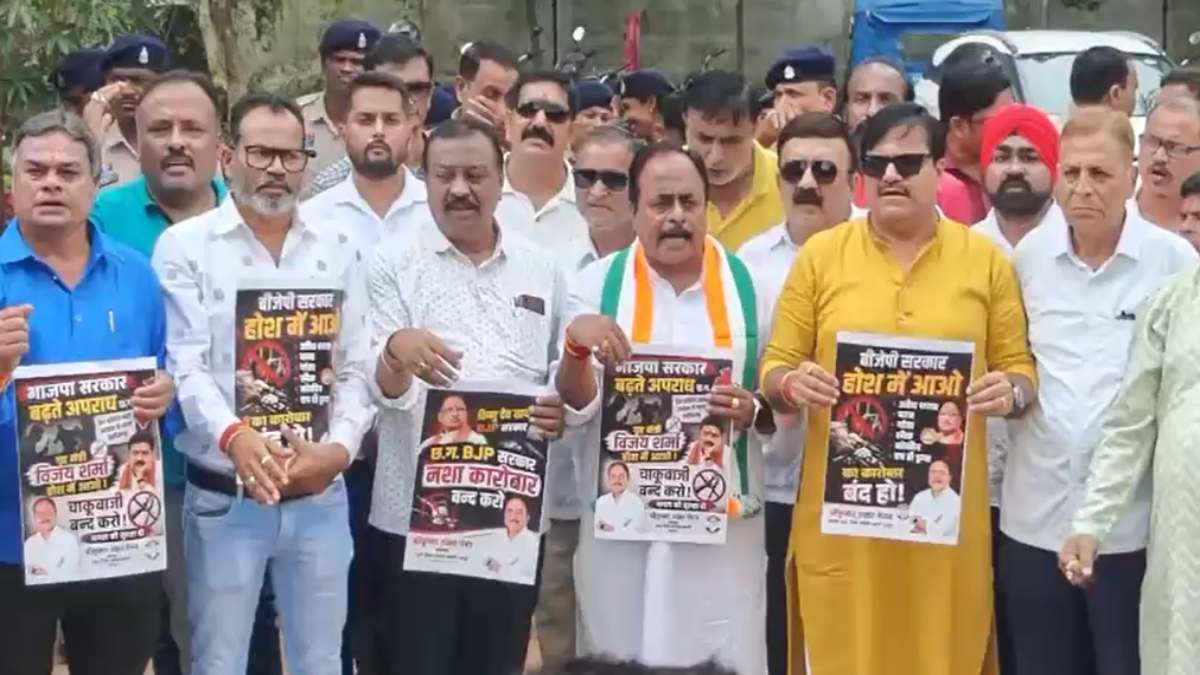 बढ़ते अपराध के खिलाफ कांग्रेस का प्रदर्शन, डीडी नगर थाने का किया घेराव, पुलिस की कार्यप्रणाली पर उठाए सवाल