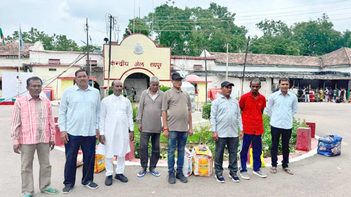 अच्छे आचरण वाले बंदियों को मिली आजादी : रायपुर सेंट्रल जेल से रिहा हुए 9 कैदी, स्वतंत्रता दिवस से पहले 100 कैदियों की होगी रिहाई