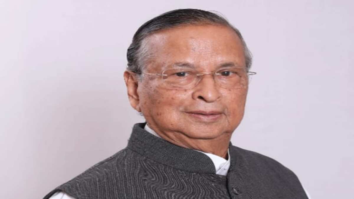ओडिशा में बाढ़ पीड़ितों की मदद के लिए आगे आए निरंजन पटनायक, दान की 5 लाख रुपए की सहायता राशि, बीजेपी सरकार पर साधा निशाना