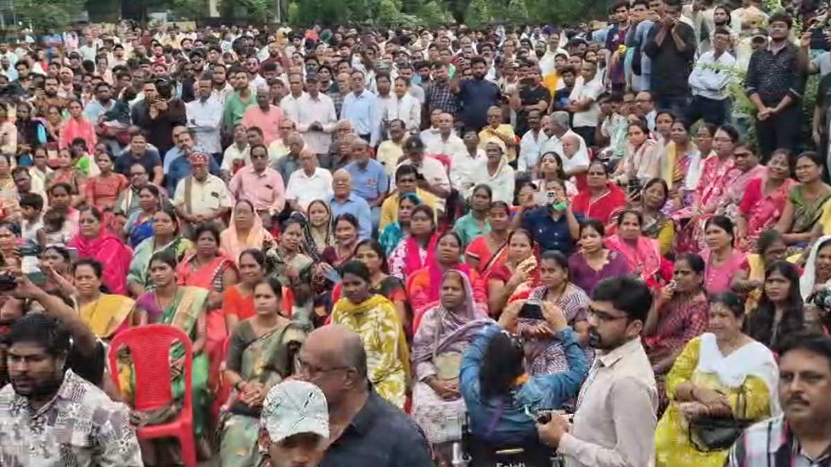 टाउनशिप में आवास खाली कराने के नोटिस के खिलाफ युवा कांग्रेस का प्रदर्शन, देवेंद्र यादव बोले – भिलाई की बसावट खत्म करना चाहता है BSP प्रबंधन, जारी रहेगा आंदोलन