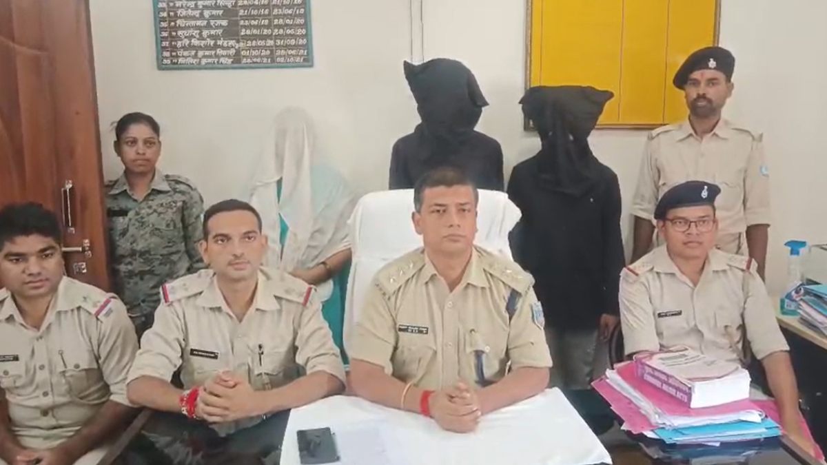 प्रेमी के साथ रहने की चाहत में पति का कत्ल: पिकअप से कुचलवाकर की हत्या, पुलिस ने झामुमो जिलाध्यक्ष की बेटी समेत 3 आरोपियों को किया गिरफ्तार