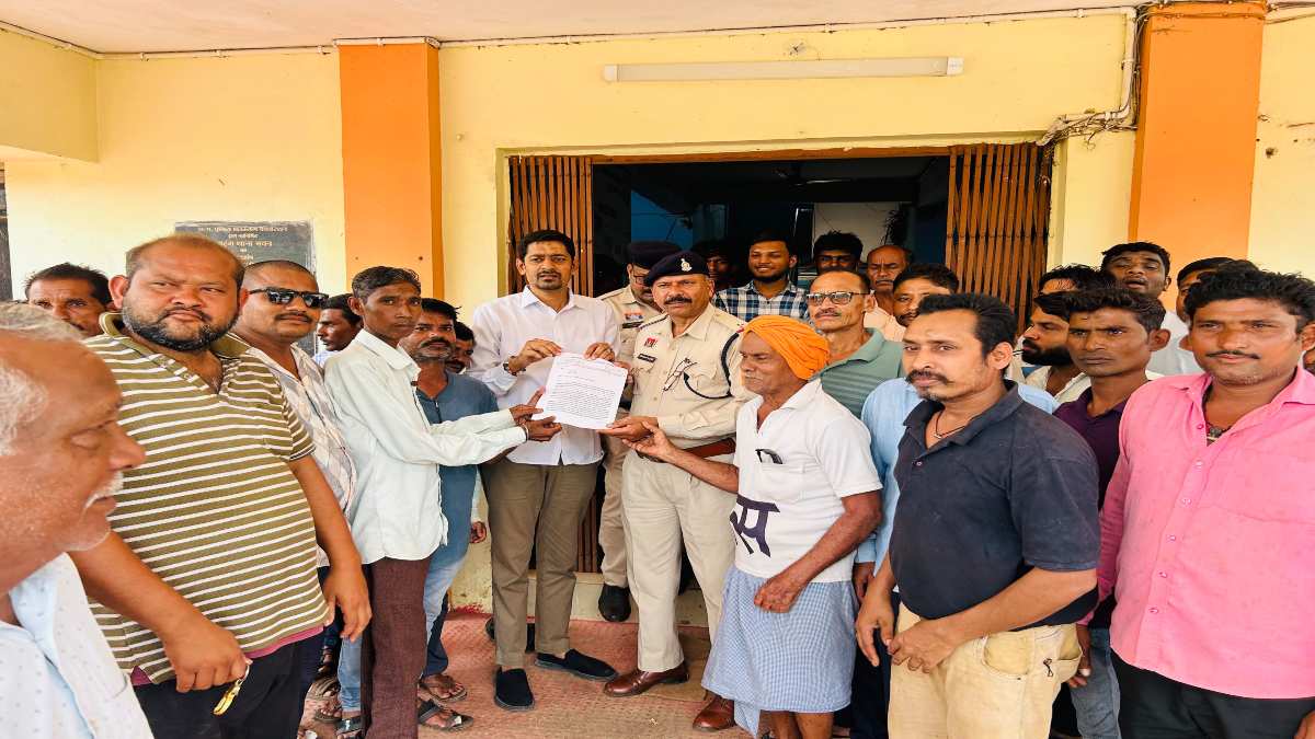 54 एकड़ सार्वजनिक भूमि को उद्योग विभाग को सौंपने का विरोध, आवंटन रद्द नहीं होने पर अनिश्चितकालीन चक्काजाम की चेतावनी