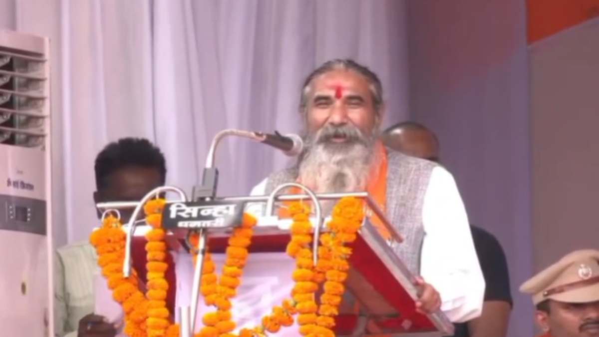 Viral Video : सांसद भोजराज नाग ने कहा – सीएम कार्यक्रम में पहुंचे इसलिए नींबू काटकर बारिश को रोक दिया