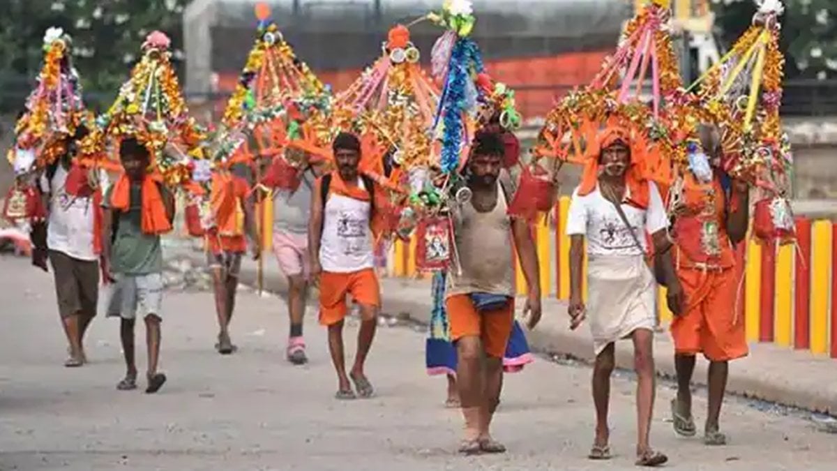 सावन में कांवड़ियों की सेवा क्यों मानी जाती है भगवान शिव की सेवा? जानें धार्मिक मान्यता और इसका महत्व
