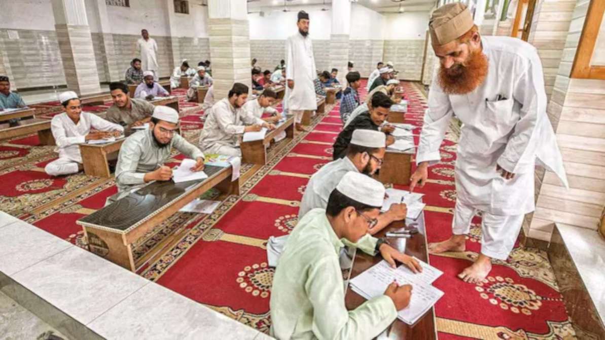 ‘मदरसों में वंदे मातरम् गाने से आसमान नहीं टूट पड़ेगा…,’ कलकत्ता HC ने याचिकाकर्ता को लगाई फटकार