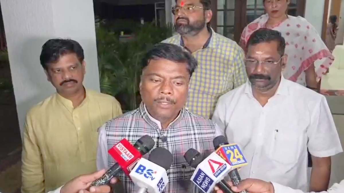 वन्यजीवों के संरक्षण में छत्तीसगढ़ आगे : वन मंत्री केदार कश्यप ने कहा – तेंदुए के शावक का हुआ सफल रेस्क्यू, प्रदेश में बढ़ी बाघों की संख्या