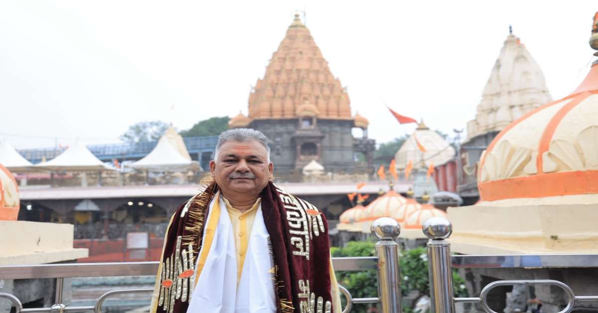 महाकाल के दरबार पहुंचे मंत्री इंदर सिंह परमार: गर्भगृह में टेका माथा, देश-प्रदेश की सुख-समृद्धि के लिए की प्रार्थना