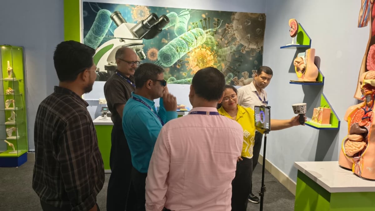 ISRO के वैज्ञानिकों ने किया जिला विज्ञान केंद्र का भ्रमण: वैज्ञानिक गतिविधियों और विद्यार्थियों के लिए चल रही नवाचार पहल को सराहा