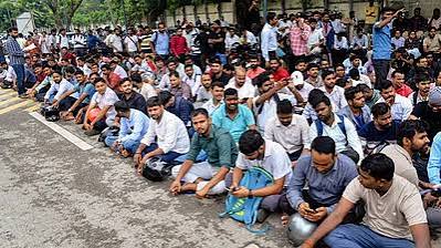 JPSC पर हाईकोर्ट का बड़ा फैसला: 11वीं-13वीं के सफल अफसरों को राहत, रोक के बाद पोस्टिंग पर लौटे अधिकारी