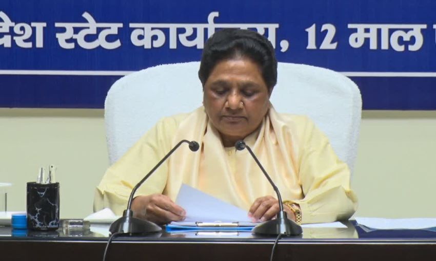 वंदे मातरम विवाद पर बसपा सुप्रीमो का बड़ा बयान: ‘राष्ट्रगीत पर राजनीति बंद करो!’ जानिए मायावती ने क्यों जताई आपत्ति?