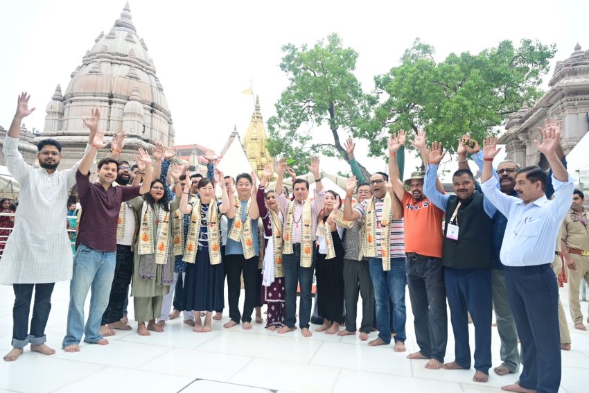 ‘अद्भुत, अकल्पनीय!’ जब काशी की दिव्यता देख मंत्रमुग्ध हो गए जापानी मेहमान; तस्वीरें देख आप भी कहेंगे ‘हर-हर महादेव