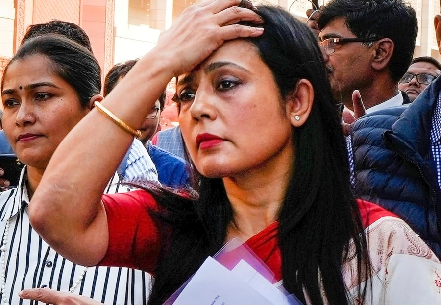 सर्किट हाउस विवाद : महुआ मोइत्रा की मुश्किलें बढ़ी, कोर्ट ने ‘दीदी की खास’ के खिलाफ जारी किया अरेस्ट वारंट