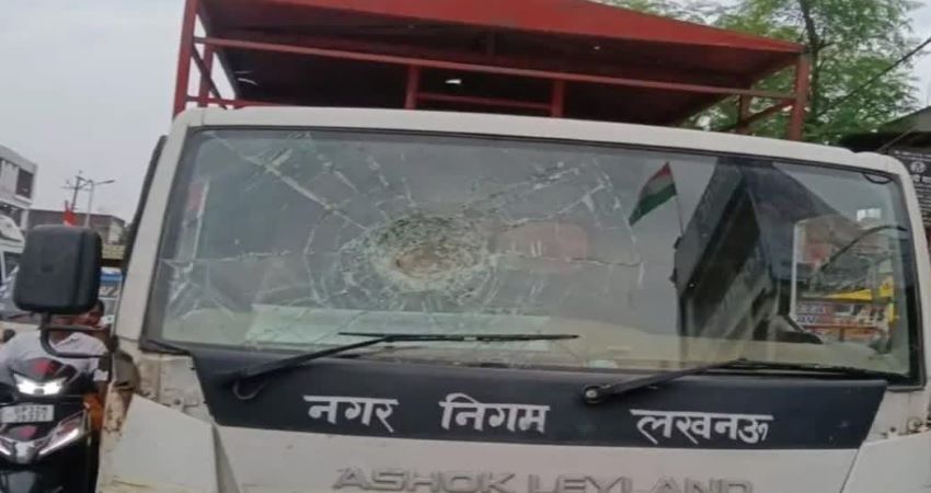 लखनऊ में अतिक्रमण हटाने गई टीम पर खूनी हमला: चौकी प्रभारी समेत 3 कर्मचारी लहूलुहान, इलाके में तनाव