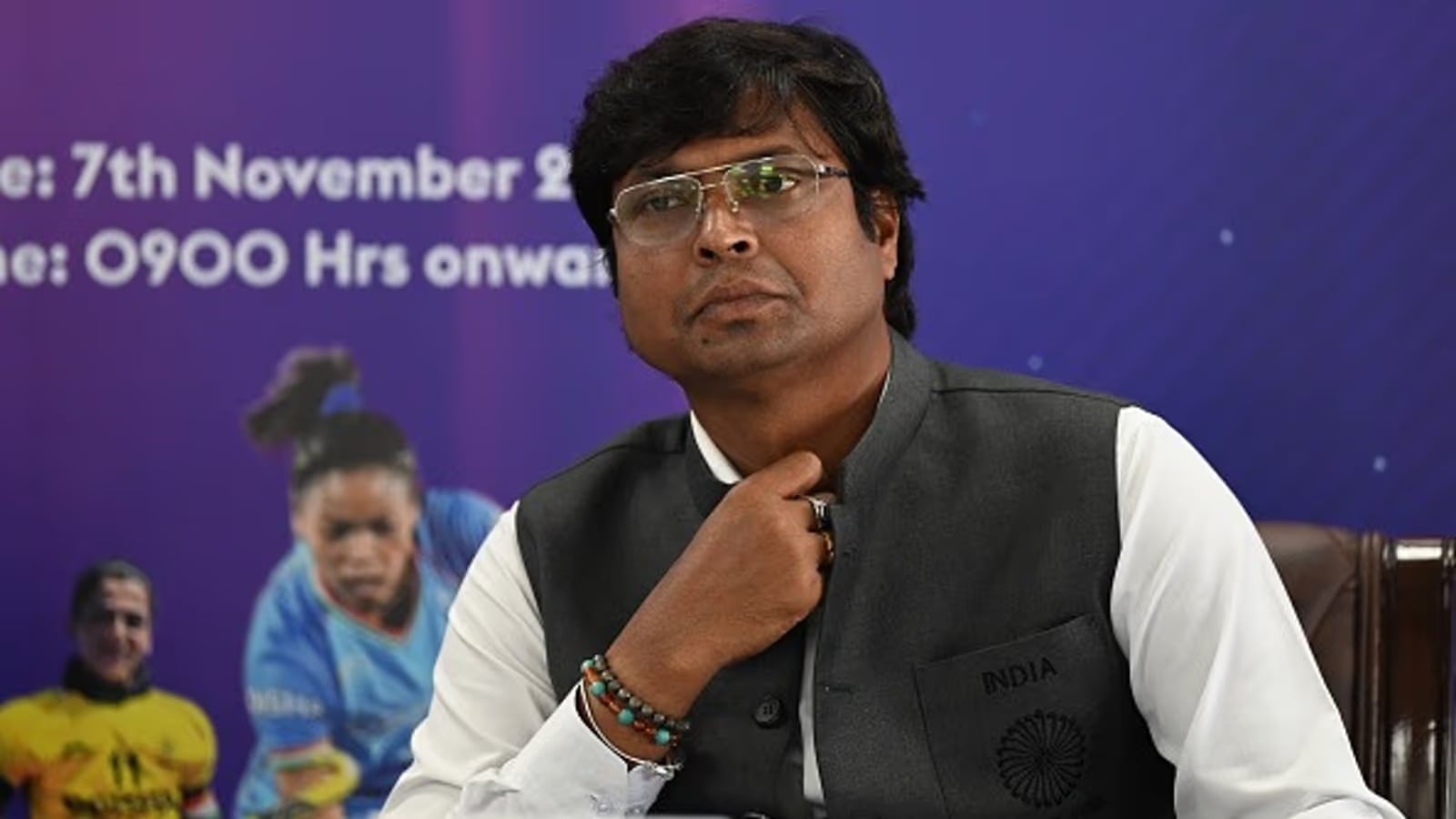 Odisha News: इंडियन हॉकी टीम की ‘भगवा’ जर्सी पर विवाद, अध्यक्ष दिलीप तिर्की ने फैसले पर उठाए सवाल